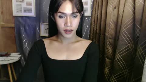 Snapshot of slutqueen_raz chatting on February 26, 2:49 pm Raz online show from February 26, 2:49 pm