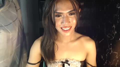 Snapshot of slutqueen_raz chatting on January 14, 10:38 am Raz online show from January 14, 10:38 am