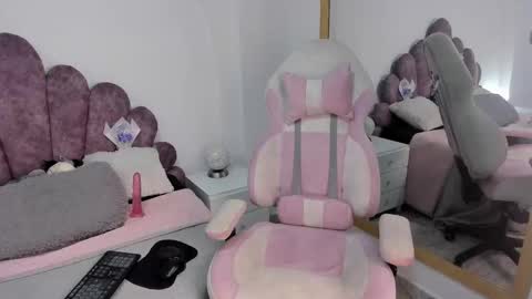 Lissa online show from March 12, 2:45 pm