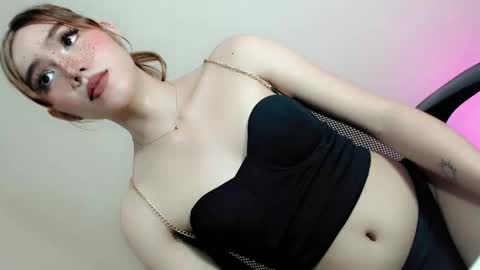 slutty_rose69 online show from May 7, 11:17 am