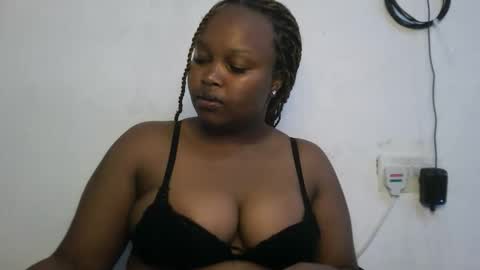 Snapshot of slutty_shan chatting on October 18, 9:24 am slutty_shan online show from October 18, 9:24 am