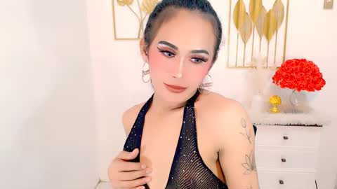 Snapshot of slutty_vanna chatting on February 22, 12:51 pm mia online show from February 22, 12:51 pm