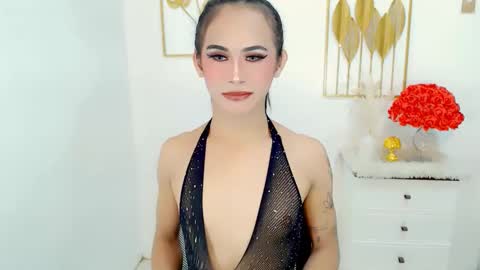 Snapshot of slutty_vanna chatting on February 22, 9:45 am mia online show from February 22, 9:45 am