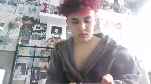 sluttyfemtwinky online show from February 19, 8:30 pm