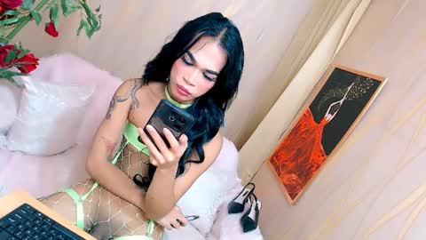 Snapshot of sluttylouise_moores chatting on February 20, 8:14 pm luiseeeeee online show from February 20, 8:14 pm