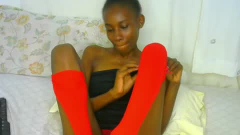 Sexyslutt online show from May 28, 10:41 pm