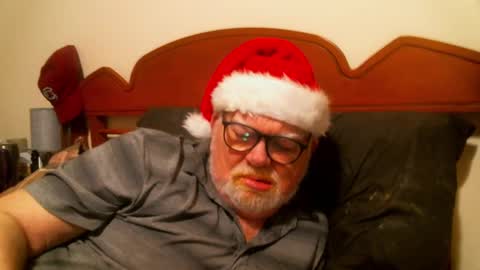 Snapshot of slydevil_sc chatting on December 8, 4:44 am Sly online show from December 8, 4:44 am