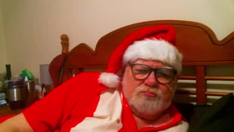 Snapshot of slydevil_sc chatting on December 24, 7:49 am Sly online show from December 24, 7:49 am