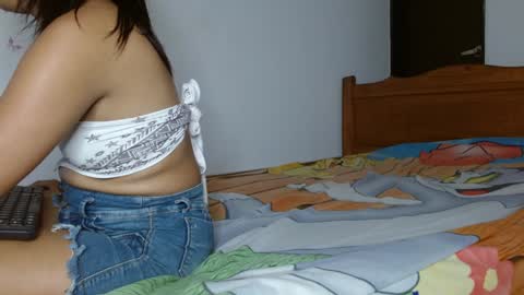 smallflorecita online show from January 29, 6:50 pm