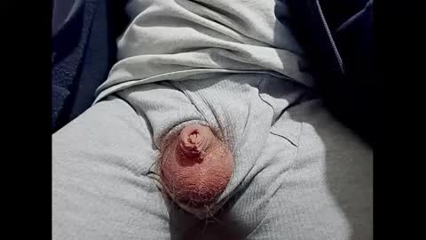 Snapshot of smallhairyuncut chatting on January 29, 1:16 am Small Hairy Uncut online show from January 29, 1:16 am