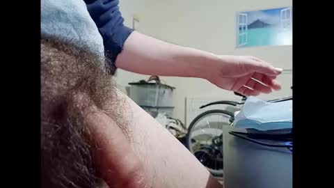 Snapshot of smallhairyuncut chatting on February 13, 8:24 pm Small Hairy Uncut online show from February 13, 8:24 pm