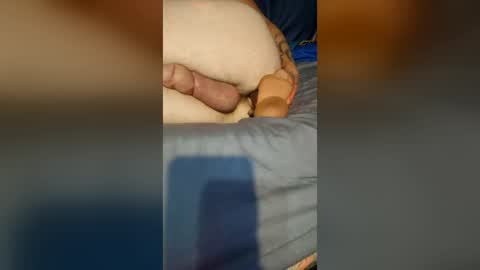 smallpackage1983 online show from July 21, 7:10 am
