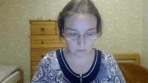 Snapshot of smart_rose chatting on March 2, 6:19 pm smart_rose online show from March 2, 6:19 pm