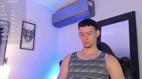 Snapshot of smiith_jade chatting on March 5, 10:10 pm Jade Smiith online show from March 5, 10:10 pm