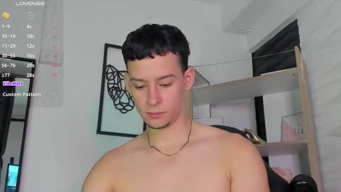 Snapshot of smiith_jade chatting on February 24, 9:41 pm Jade Smiith online show from February 24, 9:41 pm
