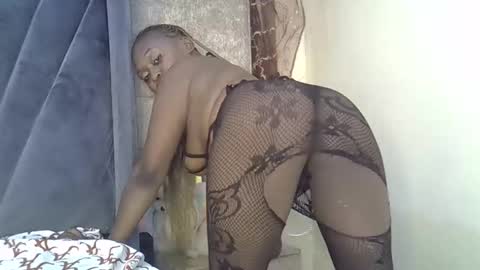 smiley_berry online show from September 30, 11:37 pm