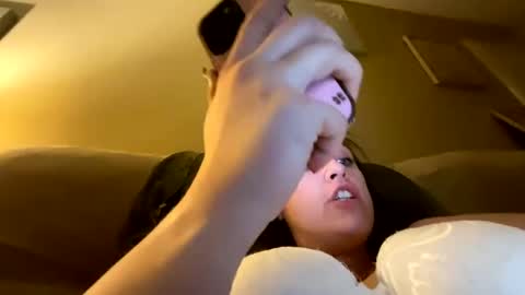 Smiley Mylie online show from December 6, 5:47 am