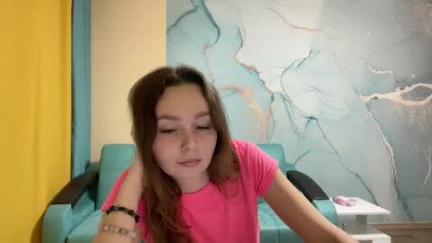 Snapshot of smiling_riddle chatting on March 7, 6:22 pm smiling_riddle online show from March 7, 6:22 pm
