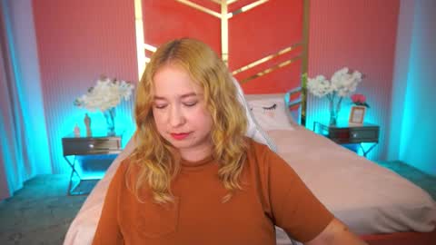 smilingladyy online show from September 18, 1:59 pm