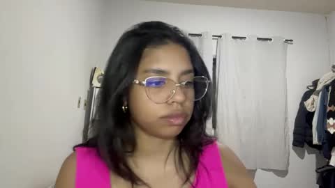 smilyyk online show from May 7, 11:54 pm