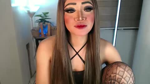 Snapshot of smokeprincess chatting on February 15, 6:44 pm Amanda online show from February 15, 6:44 pm
