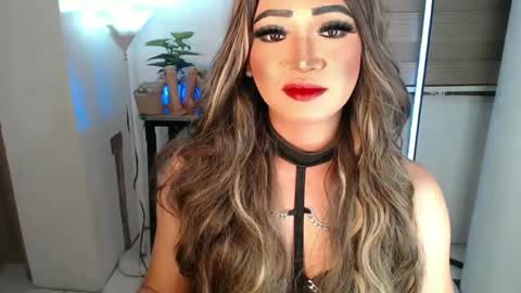 Snapshot of smokeprincess chatting on February 2, 9:23 pm Amanda online show from February 2, 9:23 pm