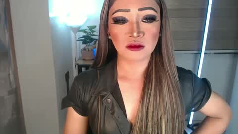 Snapshot of smokeprincess chatting on March 3, 8:21 pm Amanda online show from March 3, 8:21 pm