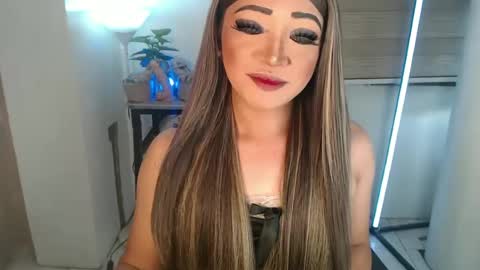 Snapshot of smokeprincess chatting on March 10, 10:13 pm Amanda online show from March 10, 10:13 pm