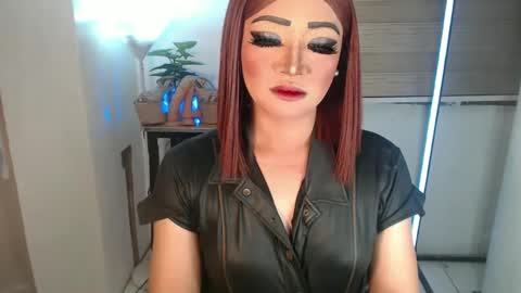 Snapshot of smokeprincess chatting on February 12, 1:06 pm Amanda online show from February 12, 1:06 pm