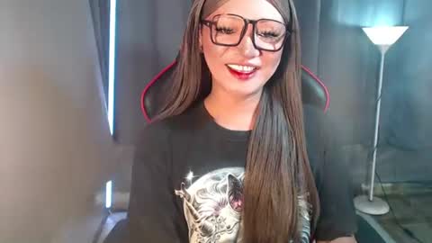 Snapshot of smokeprincess chatting on September 11, 9:49 pm Amanda online show from September 11, 9:49 pm