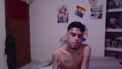 Snapshot of smoker00teddybear chatting on February 1, 11:10 am teddy online show from February 1, 11:10 am