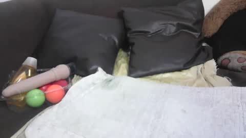 moi online show from September 11, 7:20 am