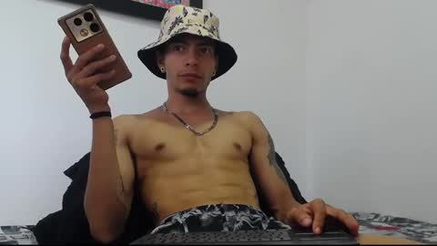 Daniel Aston online show from September 29, 7:35 pm