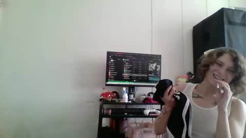 Snapshot of smoothvodka chatting on September 11, 7:48 pm Bambi--Vodka online show from September 11, 7:48 pm