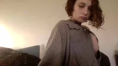Snapshot of smoothvodka chatting on December 5, 9:00 pm Bambi--Vodka online show from December 5, 9:00 pm