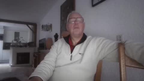 Snapshot of smoothy5460 chatting on December 2, 8:03 am smoothy5460 online show from December 2, 8:03 am