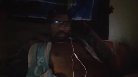 sn0wman071 online show from May 17, 8:34 am