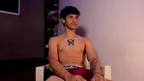 snakebutterfly online show from December 3, 6:32 am