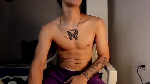 snakebutterfly online show from December 22, 6:49 am