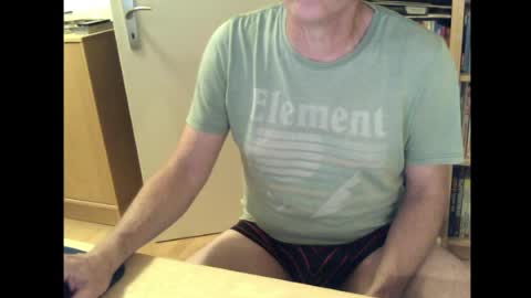 sneaxfreund online show from April 11, 10:36 pm