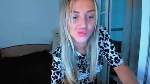 Sneja online show from October 13, 2:02 am