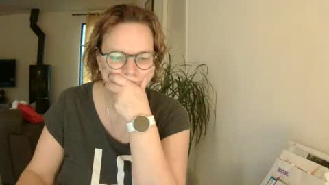 Snoeske and Woodwurm online show from December 19, 8:02 am