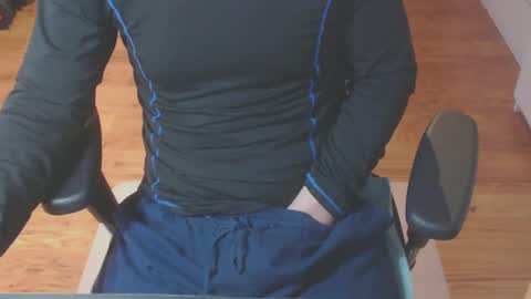 Snapshot of snooze85 chatting on January 9, 8:24 am Cbt-Slave online show from January 9, 8:24 am