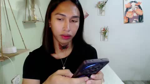 snow_2000 online show from April 5, 5:04 am