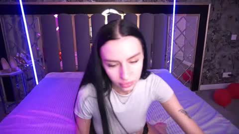 snow_whiteeex online show from March 1, 3:16 pm