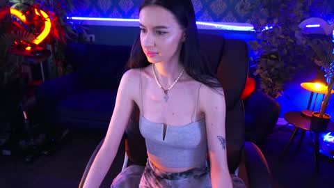 snow_whiteeex online show from February 4, 10:00 am