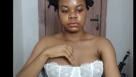 snowdrop5 online show from November 4, 10:44 pm