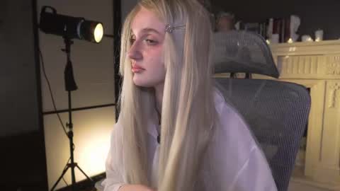 Ellie online show from May 17, 10:46 am