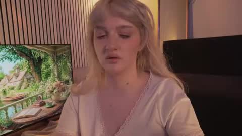 Ellie online show from July 7, 5:20 am