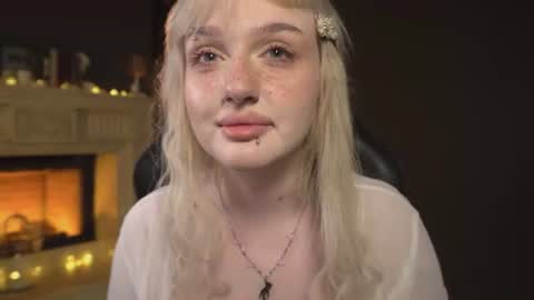 Ellie online show from July 17, 5:42 am